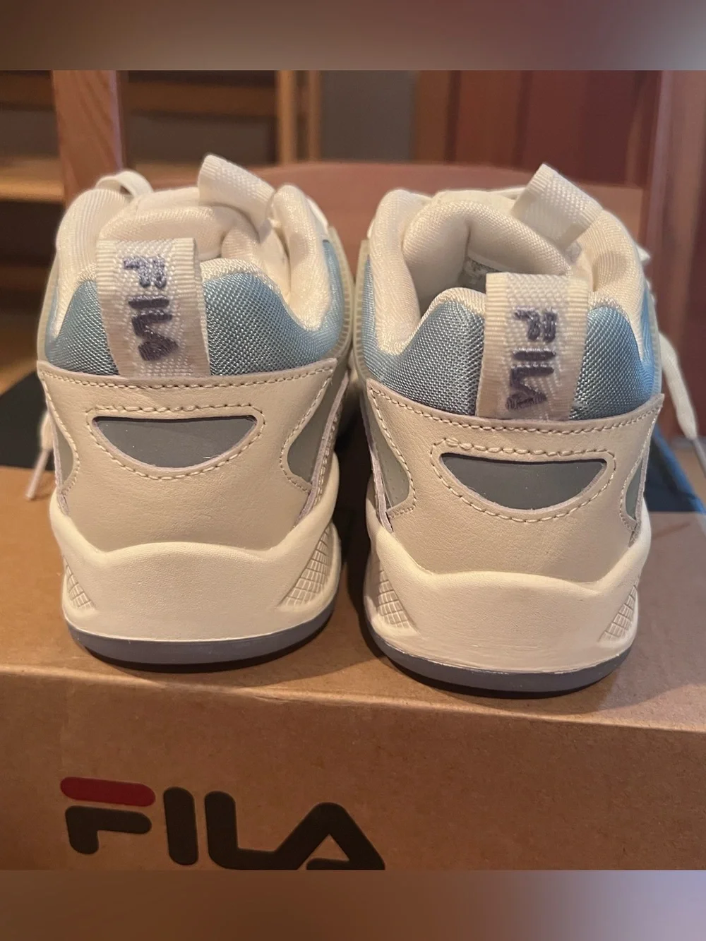 Fila Corda 180R Women's— Off White with Light Blue Accent